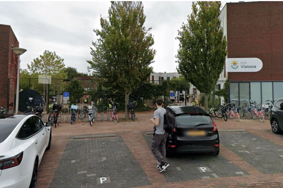 Alphen a/d Rijn, gymzaal Kerk en Zanen